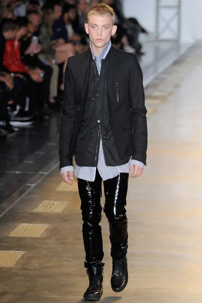 Look 33